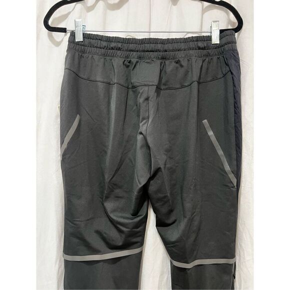 On Running Run On Clouds Women's Black Active Running Pants Size Medium NWOT - Picture 7 of 11
